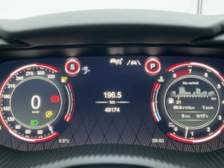 Aston Martin DBX 4.0 V8 360° Memory Stoelverw/koeling Sfeerverl Pano Lightning Silver / 43