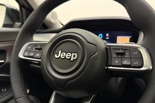 Jeep Avenger 1.2 e-Hybrid 110pk Automaat Summit | Navigatie | Trekhaak | Panoramadak | Adapt. Cruise control | JBL Audio | Elektrische achterklep | Stoelverwarming  | Climate Control / 23