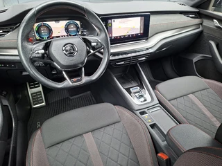 Skoda Octavia 1.4 TSI * RS iV * Navigatiesysteem * Parkeercamera * Stoelverwarming * Head up display * / 24