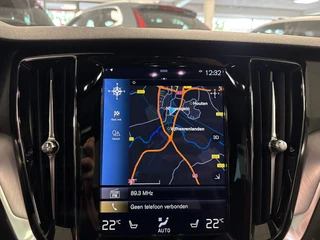 Volvo V60 2.0 T6 Recharge AWD R-Design / 360 camera / Panoramadak / Leder / head-up / Harman-Kardon / 23