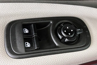Fiat 500 3+1 La Prima 42 kWh Panoramadak Stoelverwarming Camera Apple CarPlay / 34