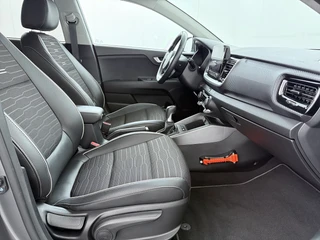 Kia Stonic 1.0 T-GDi MHEV GT-Line  Stoel/-Stuurwielverwarming - Achteruitrijcamera - Climate Control - Navigatie - Apple Carplay / Android Auto - Fabrieksgarantie tot 05-2031 / 39