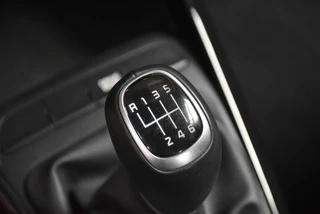 Kia Stonic 1.0 T-GDi MHEV 100pk DynamicLine Navi climate / 25
