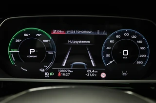 Audi Q8 Sportback e-tron 55 quattro Edition 115 kWh | PANORAMADAK | ACHTERBANKVERWARMING | AMBIENT LIGHTING | HEAD UP | B&O | TREKHAAK | 22" / 6