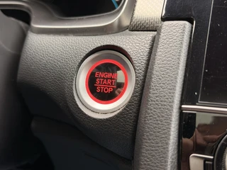 Honda Civic 1.0 i-VTEC Aut. Pano Trekh. Camera CarPlay ACC LED Navi / 22