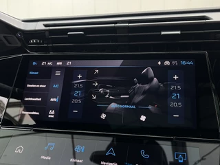 Peugeot 308 Plug-in Hybrid 225 EAT8 Automaat GT  | Schuifdak | Leder | Camera rondom | Focal Audio | / 17