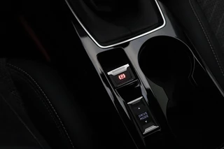 Peugeot 208 1.2T 100pk Allure | DEMO | Navigatie | Apple Carplay/Android Auto | Camera | Climate & Cruise control | Parkeersensoren | LED koplampen | / 25