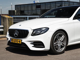 Mercedes-Benz E-klasse 220 d AMG Line Night Edition Panoramadak Widescreen Sfeerverlichting Apple CarPlay Android Auto Camera Stoelverwarming LED / 37