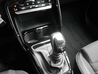 Citroen C3 1.2 Turbo 100pk Max | Uit voorraad leverbaar | Zwart dak | Stoelverwarming | Stuurverwarming | Camera | Lichtmetalen velgen | Apple Carplay / 25