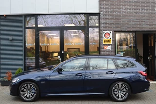 BMW 3 Serie Touring 330e M-Sport Shadow Line  Pano/Laser LED/Leder/360/Keyless/Headup/ACC/Dodehoek / 4