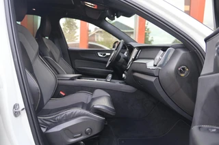 Volvo XC60 T6 Recharge AWD R-Design | Trekhaak | Parkeercamera |Panoramadak | Longe Range | Keyless / 29