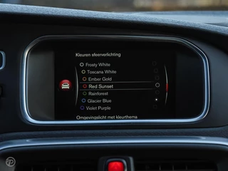 Volvo V40 2.0 D3 150 PK Business Sport R-Design Panoramadak Harman Kardon LED Standkachel Trekhaak Stoelverwarming 18" / 32