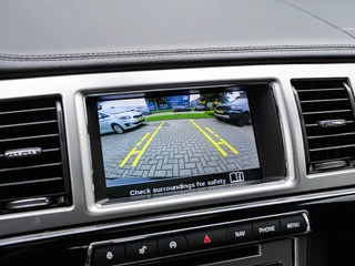Jaguar XF 2.2d R-Sport Schuifdak | Xenon | Keyless | Leder/Alcantara | Camera | Stoelverwarming | Meridian | PDC v+a / 12