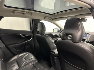 Volvo V40 1.6 T3 Summum  PANO LEER CAMERA NAVIGATIE ECC CRUISE LM. / 17