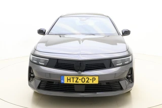 Opel Astra 1.2 Turbo 145pk Hybrid GS 145 PK Automaat | Navigatie | Panoramisch schuif/kanteldak | Stoel & Stuurverwarming | Climate control | Rondomzicht camera | Extra getint glas | 18" Lichtmetalen velgen / 7