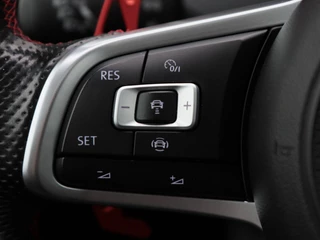 Volkswagen Golf 2.0 TSi GTi 290 Pk TCR | Panorama Dak | Adaptive Cruise | Camera | Stoelverwarming | 18 inch | 90.438 km!! / 34