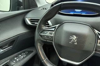 Peugeot 3008 1.2 PureTech Blue Lease Executive / trekhaak / apple carplay / navigatie / parkeersensoren / 17