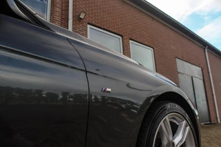 BMW 3-serie Touring 318i Corporate Lease Executive | M Sport pakket | Stoelverwarming | LED | Navigatie Professional | Bluetooth | Sportstoelen | M-sportstuur | PDC | Shadow Line / 46
