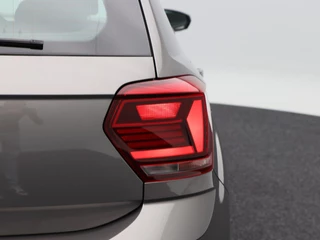 Volkswagen Polo 1.0 TSi Comfortline | Adaptive Cruise | Airco | Parkeersensoren | Carplay | Navigatie | 98.267 Km !! / 15