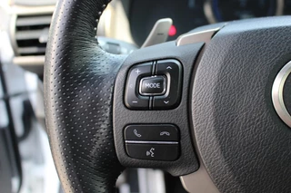 Lexus RC 300h F SPORT Line NL-AUTO CRUISE TRIPLE-LED STOELVENT BLIND-SPOT 19" LM-VELGEN / 42
