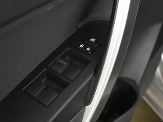 Toyota Auris 1.8 Hybrid Comfort | Navigatie | Trekhaak | Climatronic / 21