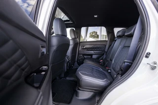 Mitsubishi Outlander 2.4 PHEV Instyle  | SOH 93% | Pano | 360° Camera / 11