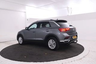 Volkswagen T-Roc 1.5 TSI Sport  150PK, Automaat, Apple carplay, Climate, / 2
