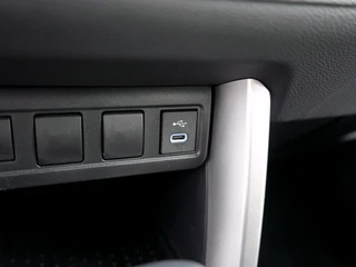Toyota Corolla Cross Hybrid 140 Active Navigatie | Camera | Carplay / 33