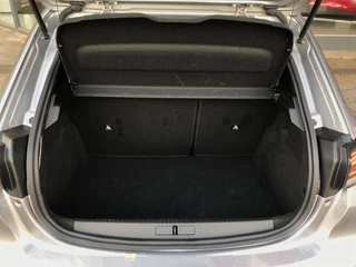 Peugeot 208 Allure PureTech 100pk / 8