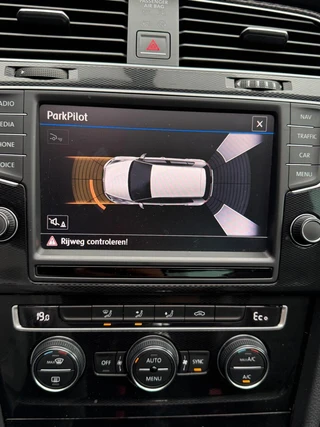 Volkswagen Golf 1.4 TSI GTE Connected Series|PANO|LEER|SFEER|ABC!|STOELV / 29