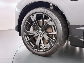 Volvo XC60 2.0 T6 Plug-in hybrid AWD Plus Dark / 15