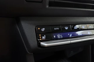 Opel Frontera Electric GS 44 kWh | Navigtatie | 8 Jaar speciale garantie | Stoel & Stuurverwarming | Camera | Dakrails | Extra getint glas | Cruise control | DAB Radio / 23