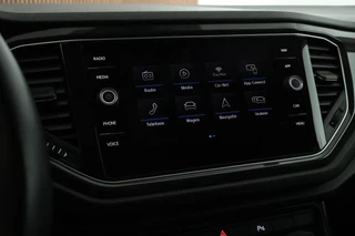 Volkswagen T-Roc 1.5 TSI 150pk DSG Sport Trekhaak Virtual cockpit Adaptive cruise Stoelverwaming PDC / 20