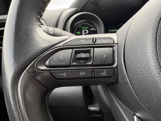 Toyota Yaris 1.5 Hybrid Dynamic CAMERA APPLE/ANDROID AD-CRUISE DAB+ KEYLESS LM-VELGEN / 21