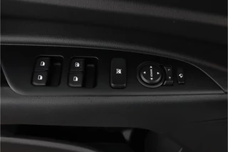 Kia Stonic 1.0 T-GDi MHEV DynamicPlusLine  Stoel/Stuurverwarming - Camera - AUTO Climate - Apple Carplay - Android Auto 7 Jaar of 150.000km fabrieksgarantie / 19