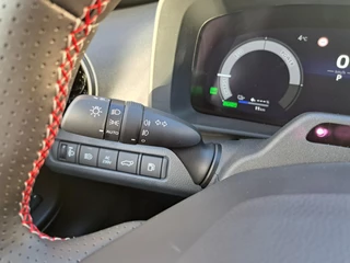 Toyota C-HR 2.0 Plug-in Hybrid 220 GR SPORT NIEUW DIRECT LEVERBAAR STOEL/STUURWIELVERWARMING PDC DRAADLOOSLADEN / 16