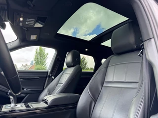 Land Rover Range Rover Evoque 1.5 P300E S AWD R-Design Panoramadak Camera Stoelverwarming Carplay Meridian / 2
