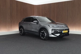 Volkswagen T-Roc 1.5 eTsi 150pk DSG R-Line First Edition Trekhaak Camera Keyless Stoelverwarming Virtual Cockpit Carplay / 11