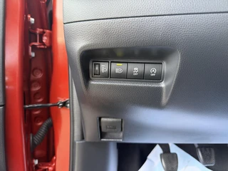 Toyota Aygo X 1.0 VVT-i MT Envy CABRIO KEYLESS PARK-SENSOREN STOELVERWARMING APPLE/ANDROID LM-VELGEN 18" / 9