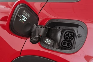 Fiat 600e Urban 54 kWh SOH 97% Pack Style Apple CarPlay / 11