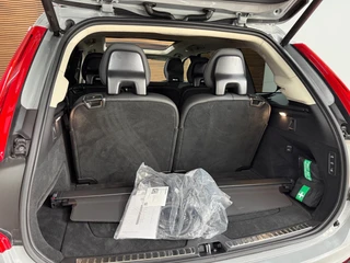 Volvo XC90 2.0 T8 Plug-in AWD Ultra Dark | Massage | Luchtvering | 22Inch | 7-Pers. | Pano |360°|H & K |Head-Up|Elektr Trekhaak / 56