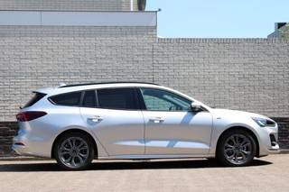 Ford Focus Wagon 1.0 EcoBoost Hybrid ST Line X  | BLIS | Head-Up | Trekhaak | Adaptieve cruise / 2