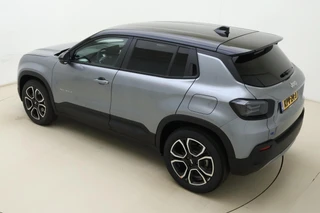 Jeep Avenger Summit 54 kWh | Camera | Apple carplay/Android auto | Voorruitverwarming | Climate control / 5