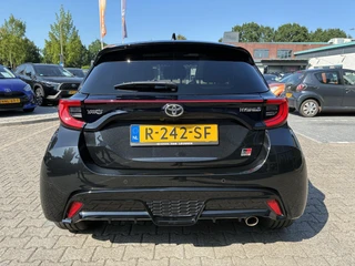 Toyota Yaris 1.5 Hybrid GR SPORT PANODAK STOEL/STUURVERW JBL-AUDIO HEAD-UP 18'' LM-VELGEN PARK-SENSOREN NAVI KEYLESS CAMERA APPLE/ANDROID NL-AUTO 1E-EIG / 10