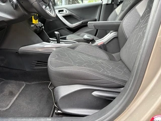 Peugeot 2008 1.2 Puretech Blue Lion Automaat ''Trekhaak - PDC - Navi '' / 27