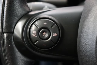 MINI Cooper Hatchback Pepper Business Automaat 3 deurs  / Navigatiesysteem / Cruise Control / Achteruitrijcamera / Comfort Access / Bluetooth / Climate Control / Lichtpakket / Parkeersensoren  / 16 Inch / Chrome Line / 31