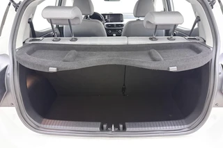 Hyundai i10 1.0 Premium | Camera | Parkeersensoren | Climate control | Weinig kilometers | Cruise control | DAB Radio / 4