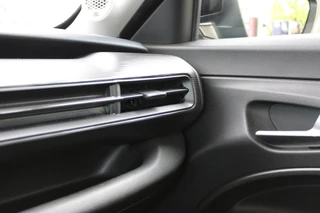 Jeep Avenger 1.2 Longitude  | JBL Audio | Adaptieve cruise | Keyless / 36