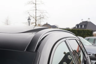 Volvo XC60 T6 Recharge AWD R-Design | Stoelverwarming | Parkeercamera | Panoramadak | Memorystoel | Keyless / 12