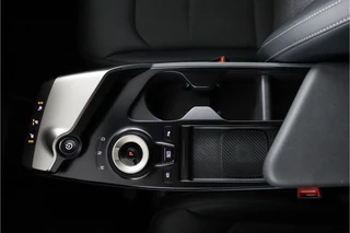 Kia EV6 Light Edition 63 kWh - SOH 99,7%  - Navigatie - Adaptive Cruise Control - Stoel/Stuur verwarming - Apple Carplay/Android Auto - Fabrieksgarantie tot 02-2032 / 49